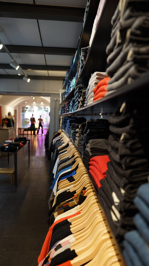 Nachhaltigkeit ist für uns kein Trend, sondern ein Besinnen auf essenzielle Werte. Deshalb engagieren wir uns für einen ehrlichen und transparenten Umgang – mit unseren Mitmenschen genauso wie mit der Umwelt.