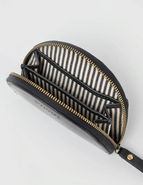 LAURA'S PURSE Apple Leather