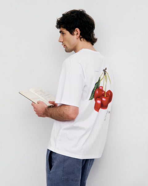 Cherry T-Shirt von Rotholz – Rückenansicht mit grossem Cherry-Print