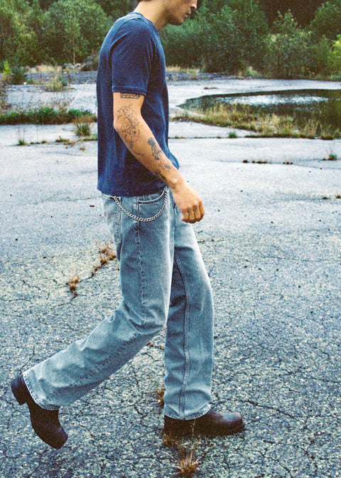 Bei STOOR findest du eine grosse Auswahl an unterschiedlichen Jeans-Modellen und Waschungen, von Dawn Denim, Kings of Indigo, Mud Jeans und Nudie Jeans.