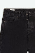 Kings of Indigo Sushan Herrenjeans in Holo Black Used, Detailaufnahme Stoff und Waschung.