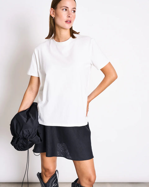 Boy Tee von Jan n June aus Bio-Baumwolle in White – Relaxed Fit T-Shirt mit Rundhalsausschnitt