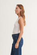 Ludmilla Tank Top von Basic Apparel – schmale Silhouette mit Rundhalsausschnitt
