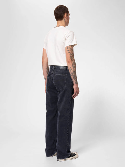 Tuff Tony in Black Vintage von Nudie Jeans – Rückansicht der Jeans mit klassischem Five-Pocket-Stil
