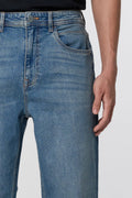 Vega Relaxed Straight von Dawn Denim – Detail des Denims aus regenerativer Baumwolle
