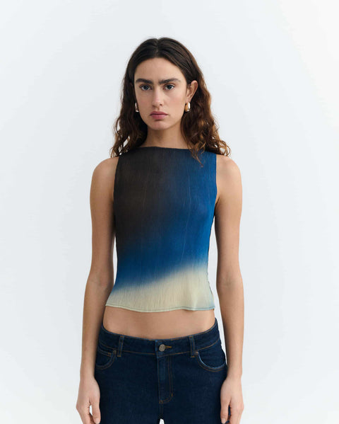 Dora Glass Top